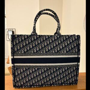 Book Tote Jacquard    New from Greece